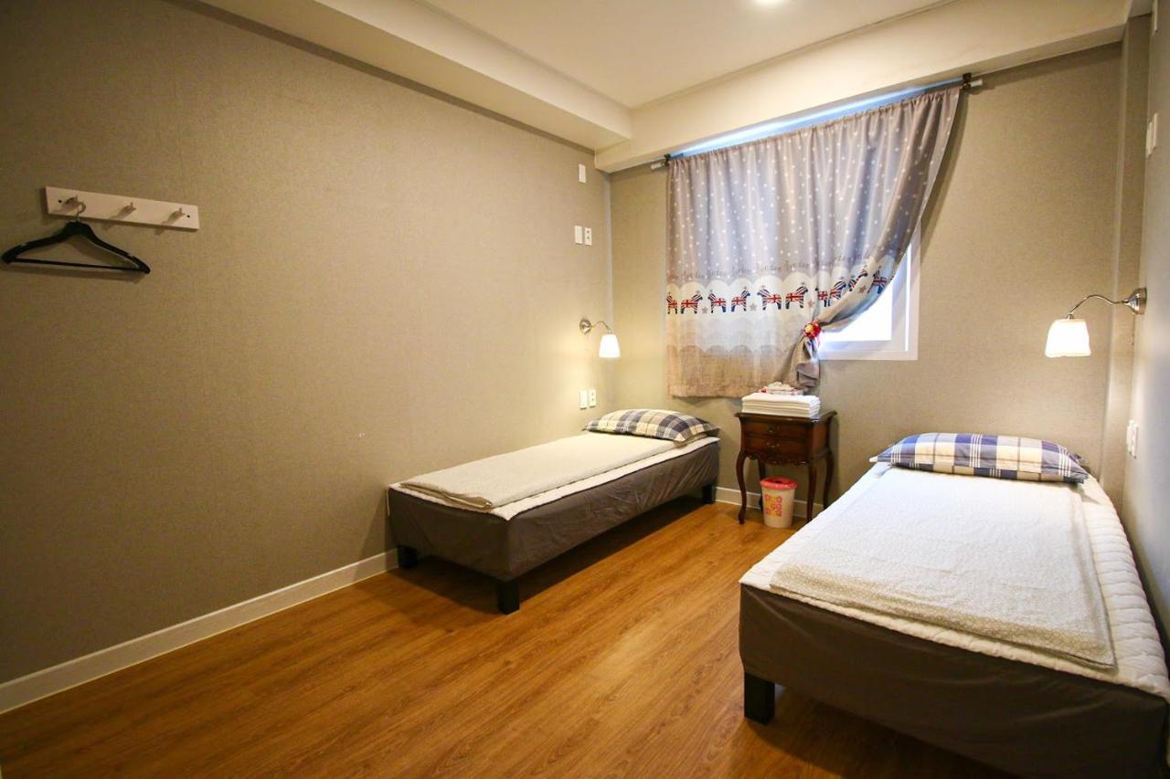 Lighthouse Guesthouse Мокпхо Екстер'єр фото