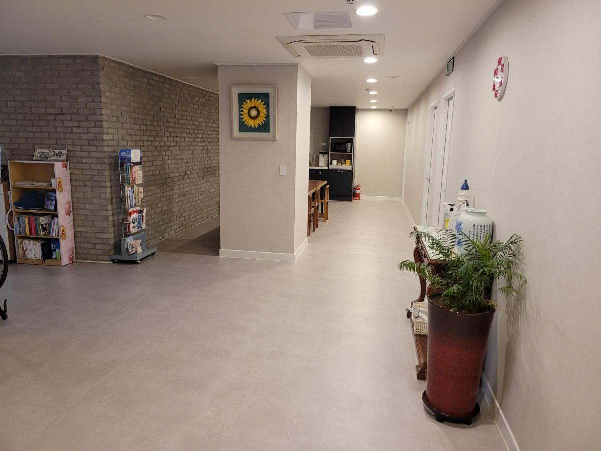 Lighthouse Guesthouse Мокпхо Екстер'єр фото